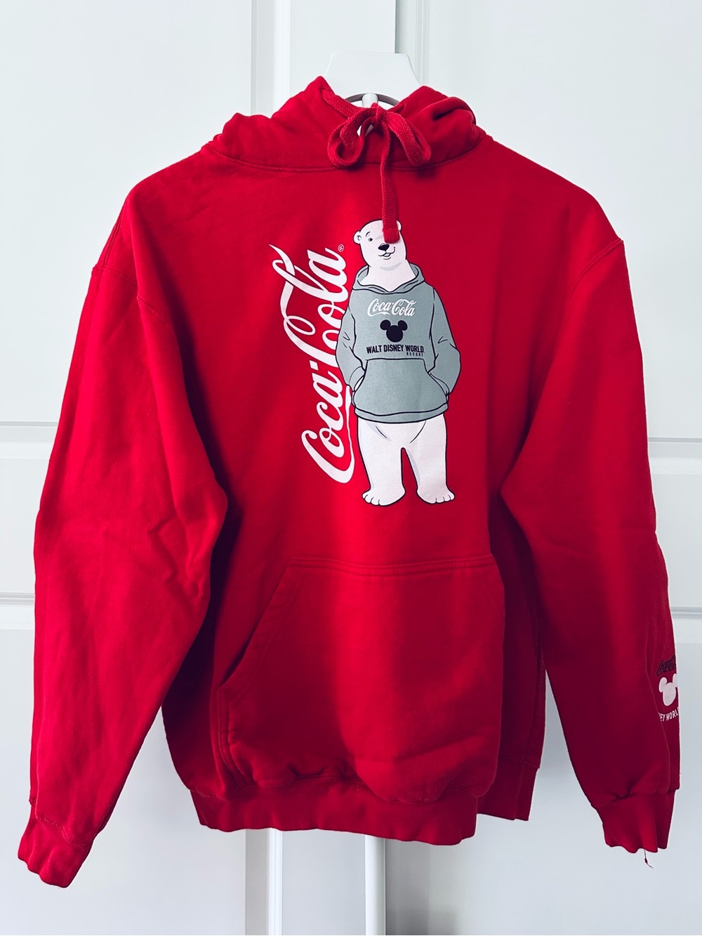 Women’s Walt Disney World Resort Coca Cola Red Polar Bear Hoodie Size M